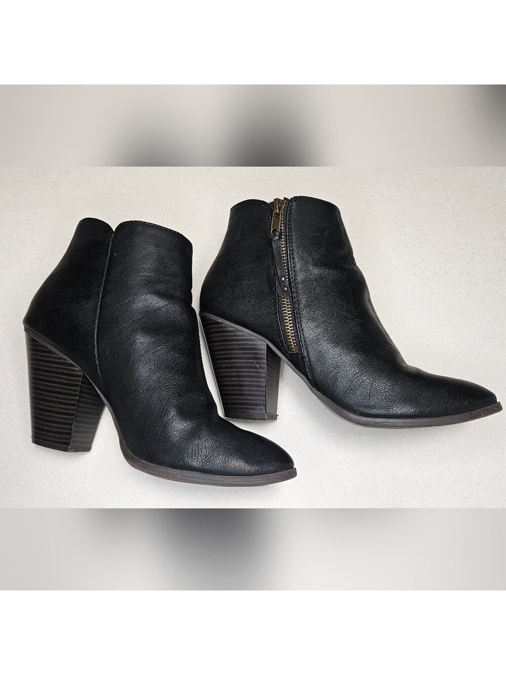 Charlotte Russe Black Ankle Booties with Zipper Size 7